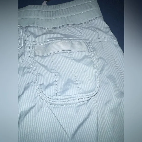Lululemon Gray Cargo Capri Pants - Picture 6 of 12